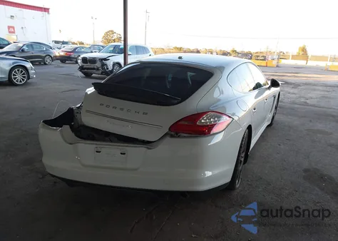 2013 Porsche Panamera 4 из США, поврежденный, VIN WP0AA2A7XDL015926